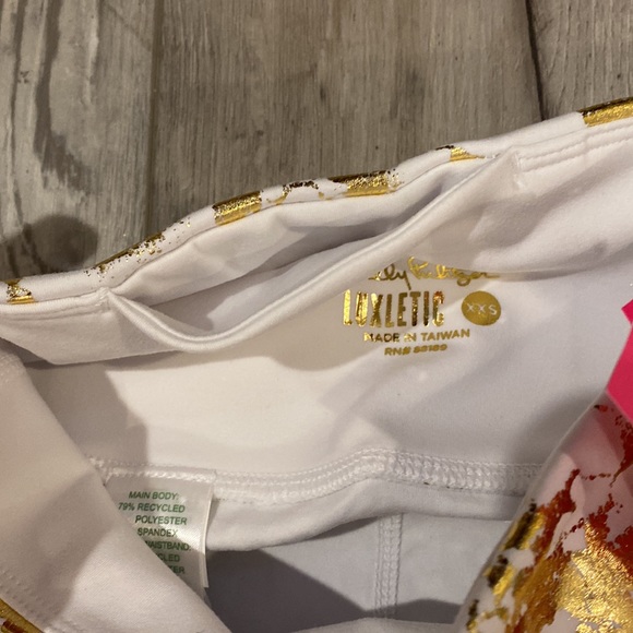NEW w/TAGS! Lilly Pulitzer’s Luxletic Active Powerstretch Metallic Gold leggings - Picture 6 of 14